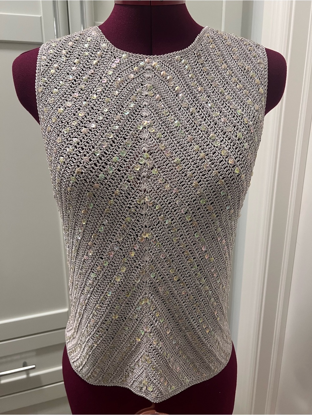 Vintage BLUEBERRY HILL 100% Rayon Sequined Beaded Knit Sleeveless Tank Top Sz L - Picture 2 of 9